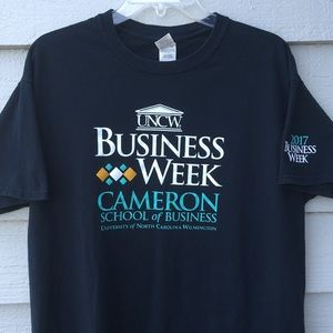 UNCW (SEAHAWKS) Black Short Sleeve T-shirt - Size Large EUC